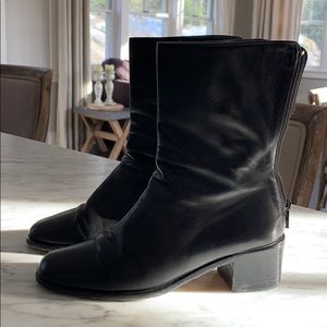 Cole Haan (F7313) Black Leather Back Zip boot